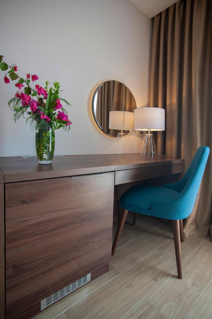 Hotel Twelve By Aycon Budva Dış mekan fotoğraf