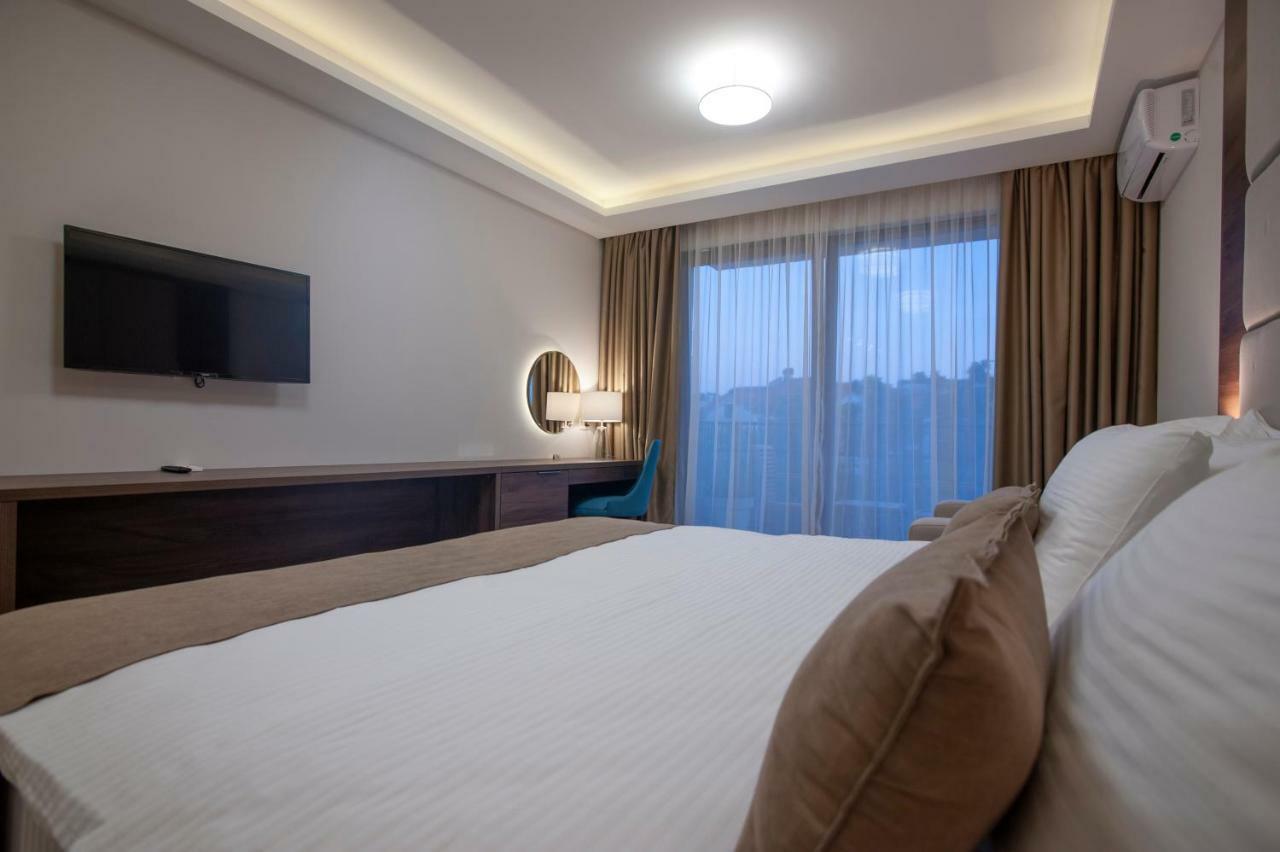 Hotel Twelve By Aycon Budva Dış mekan fotoğraf